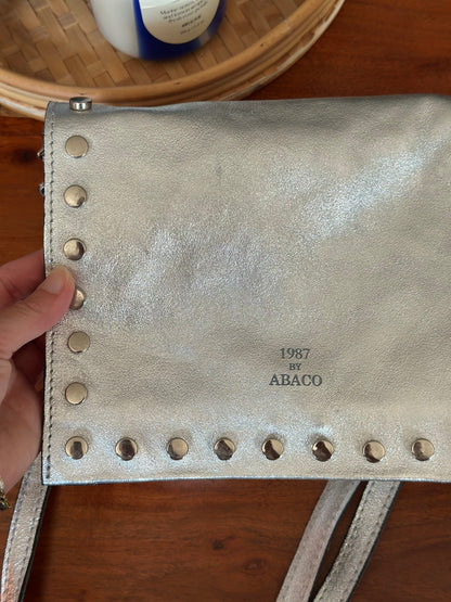 Sac bandoulière en cuir argenté
