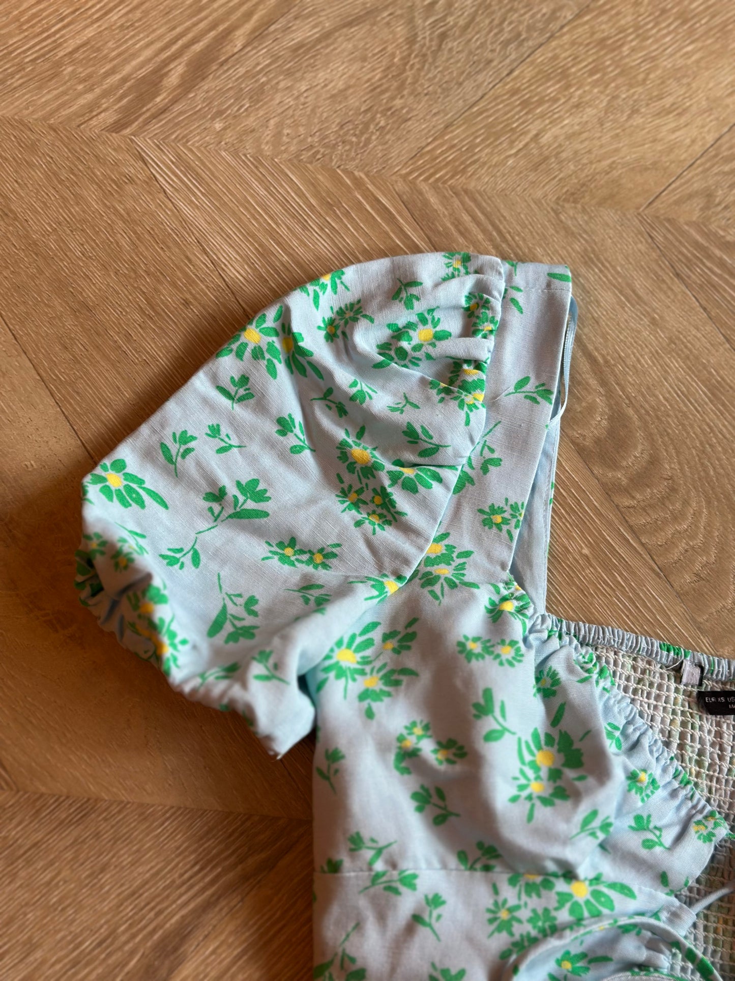 Top crop fleuri vert manches bouffantes T.34