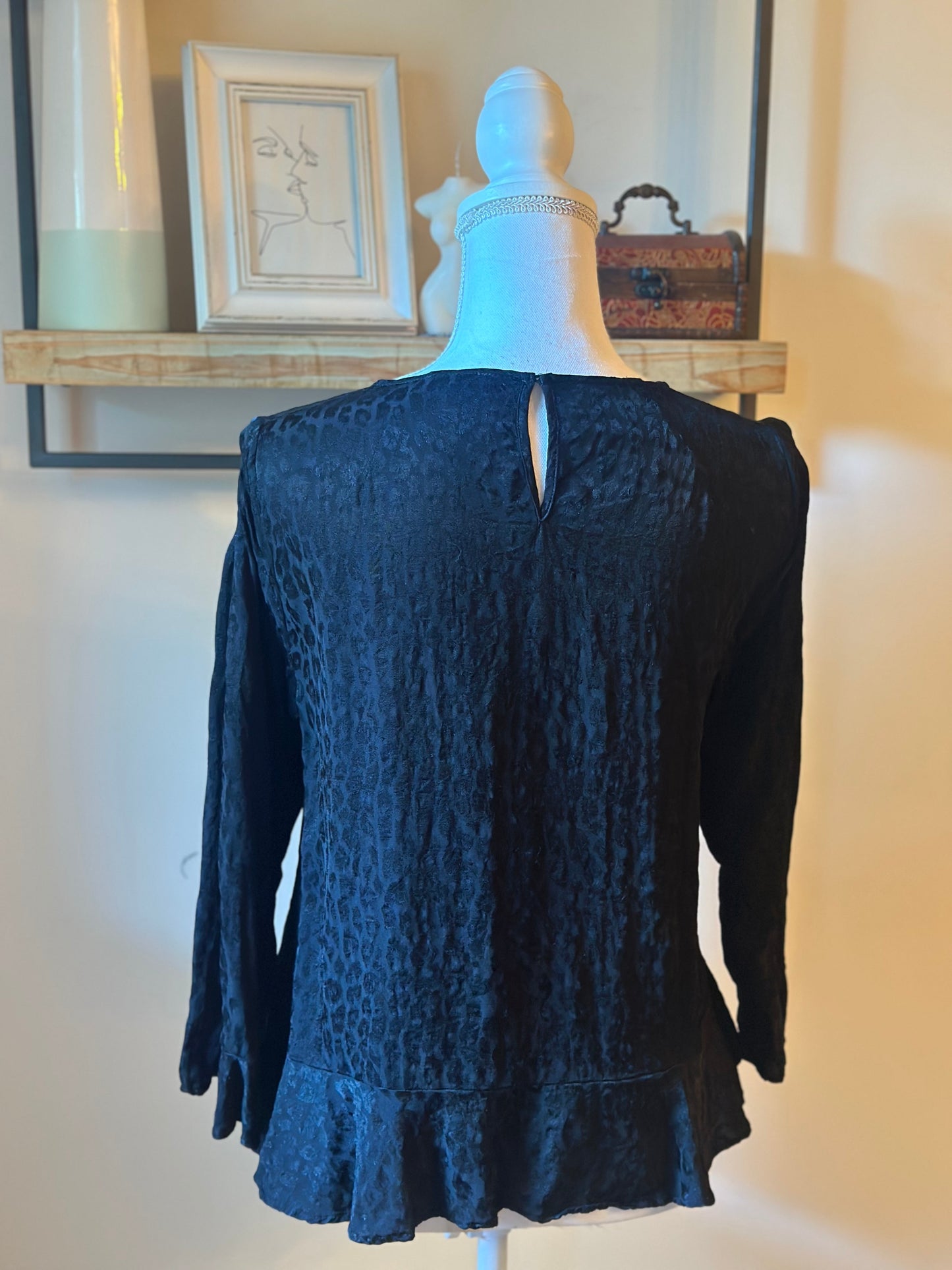 Blouse noire jacquard motif léopard T.38