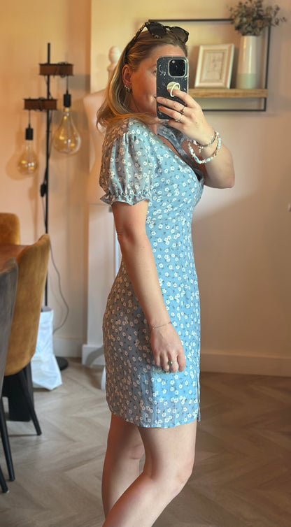 Robe courte fleurie bleu pastel T.36