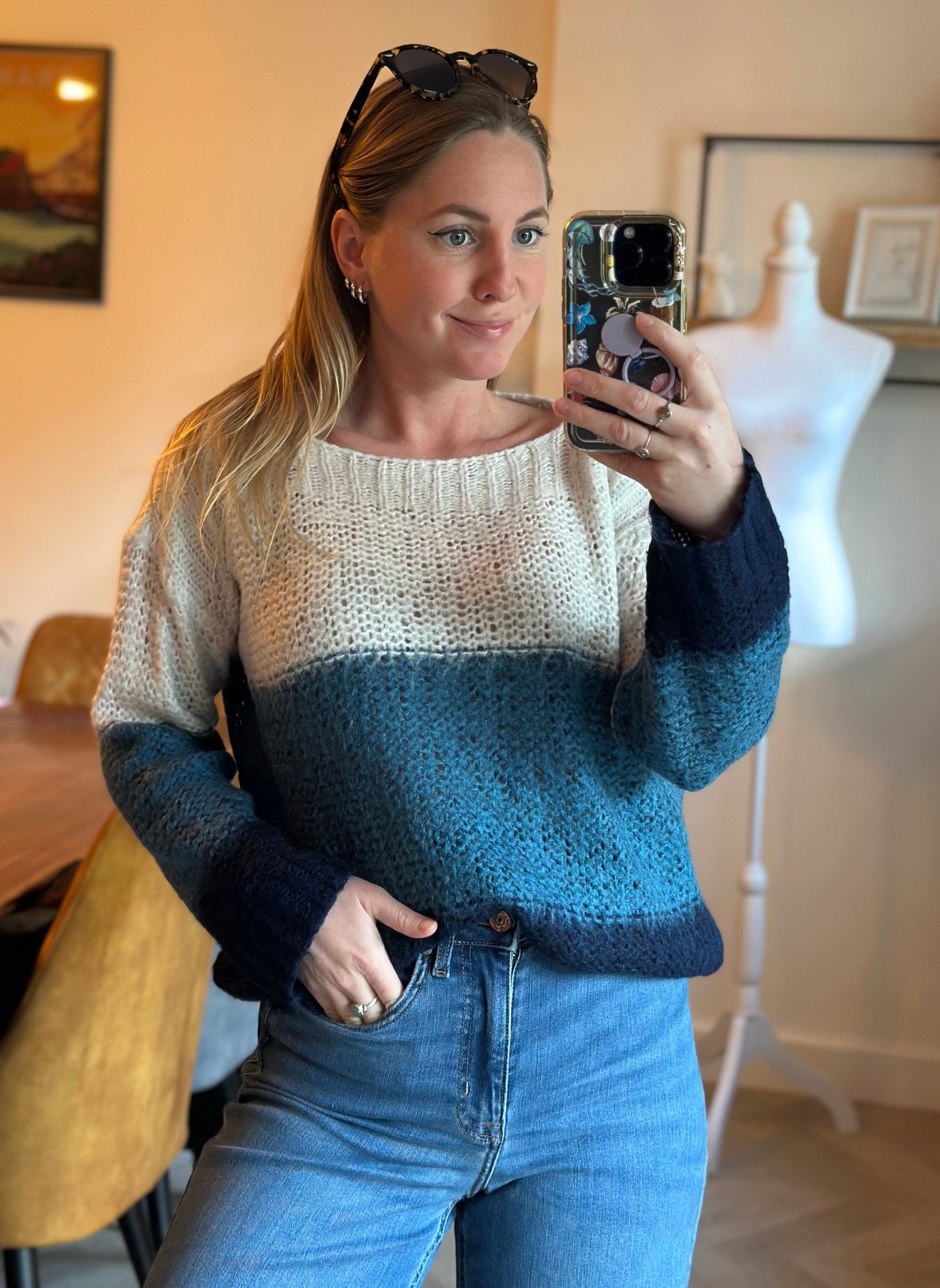 Pull dégradé bleu et écru en laine mélangée T.38