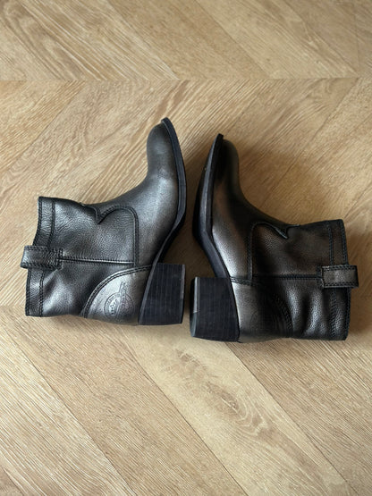 Bottines cuir noir talon P.37
