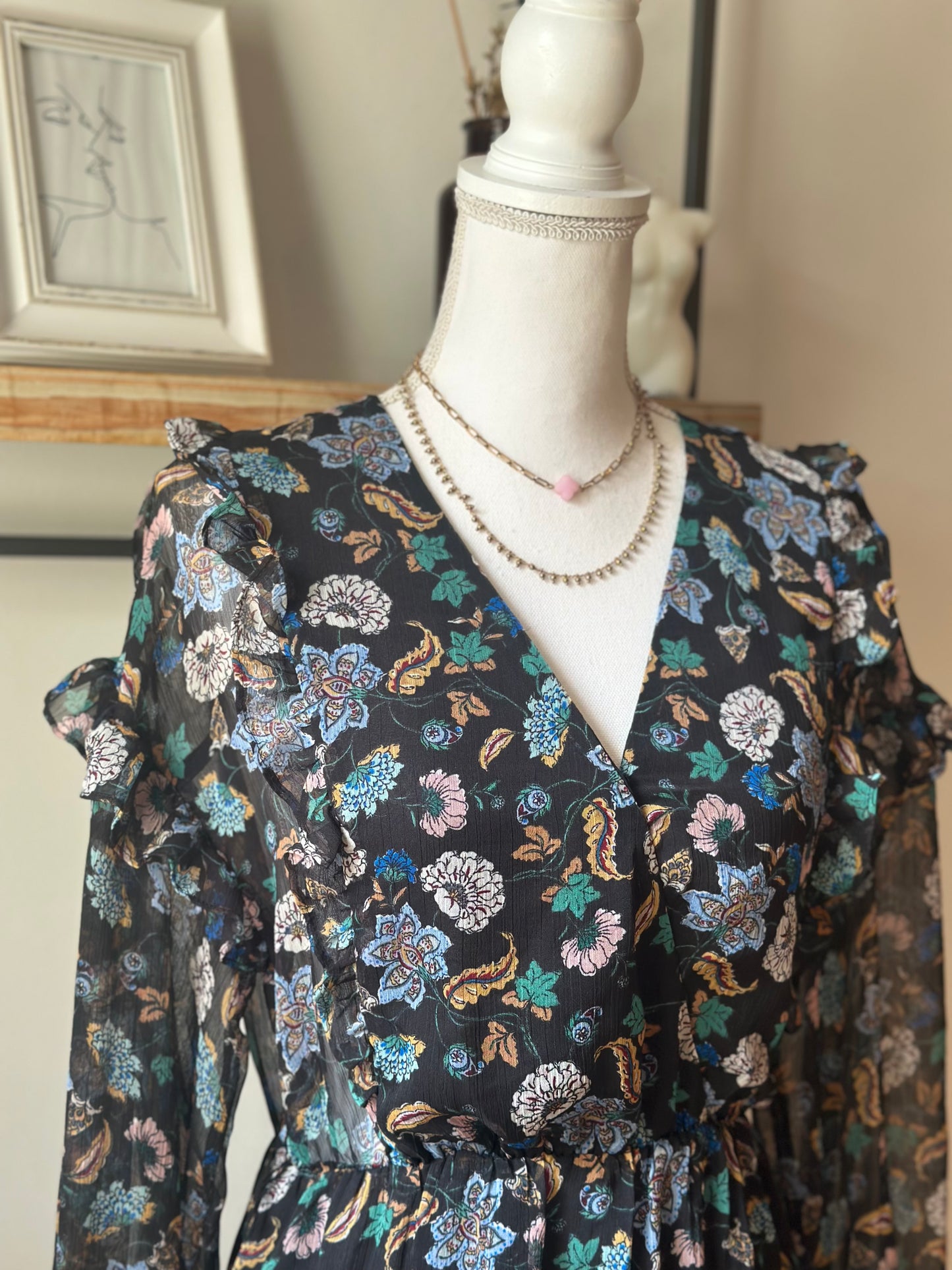 Robe fleurie à volants T.36