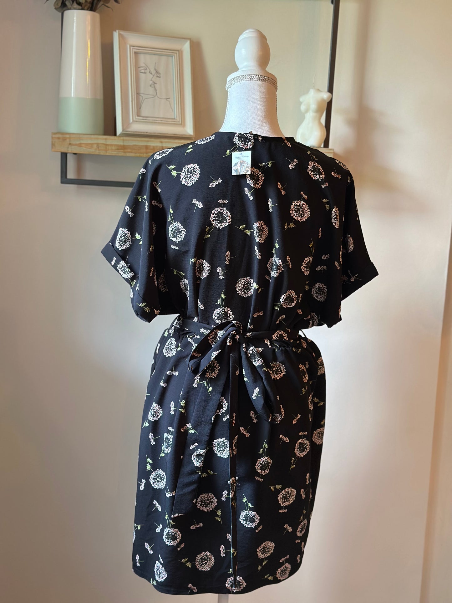 Robe courte imprimé fleuri noire T.36/38
