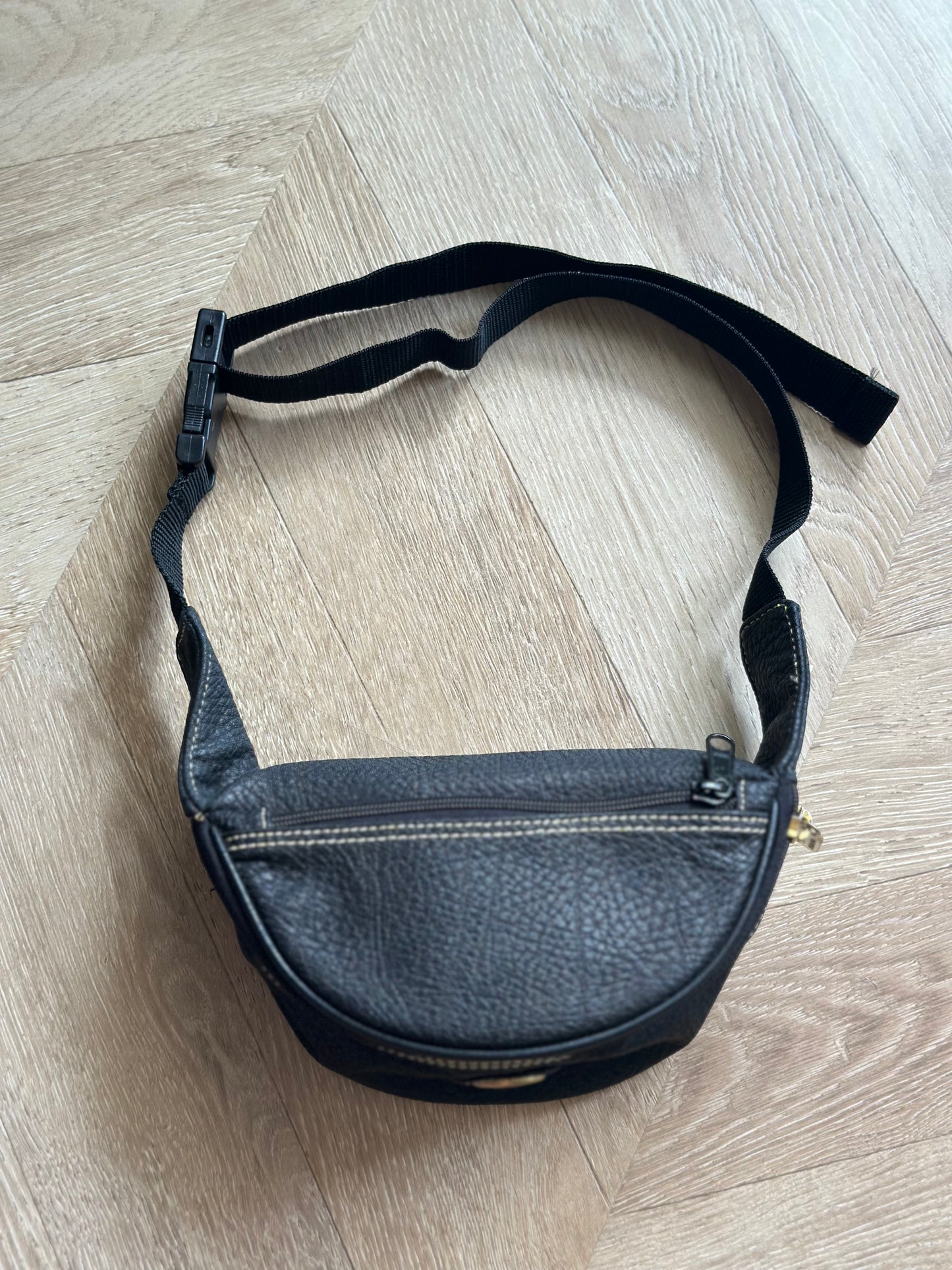 Banane vintage unie simili cuir 90s modèle unisexe