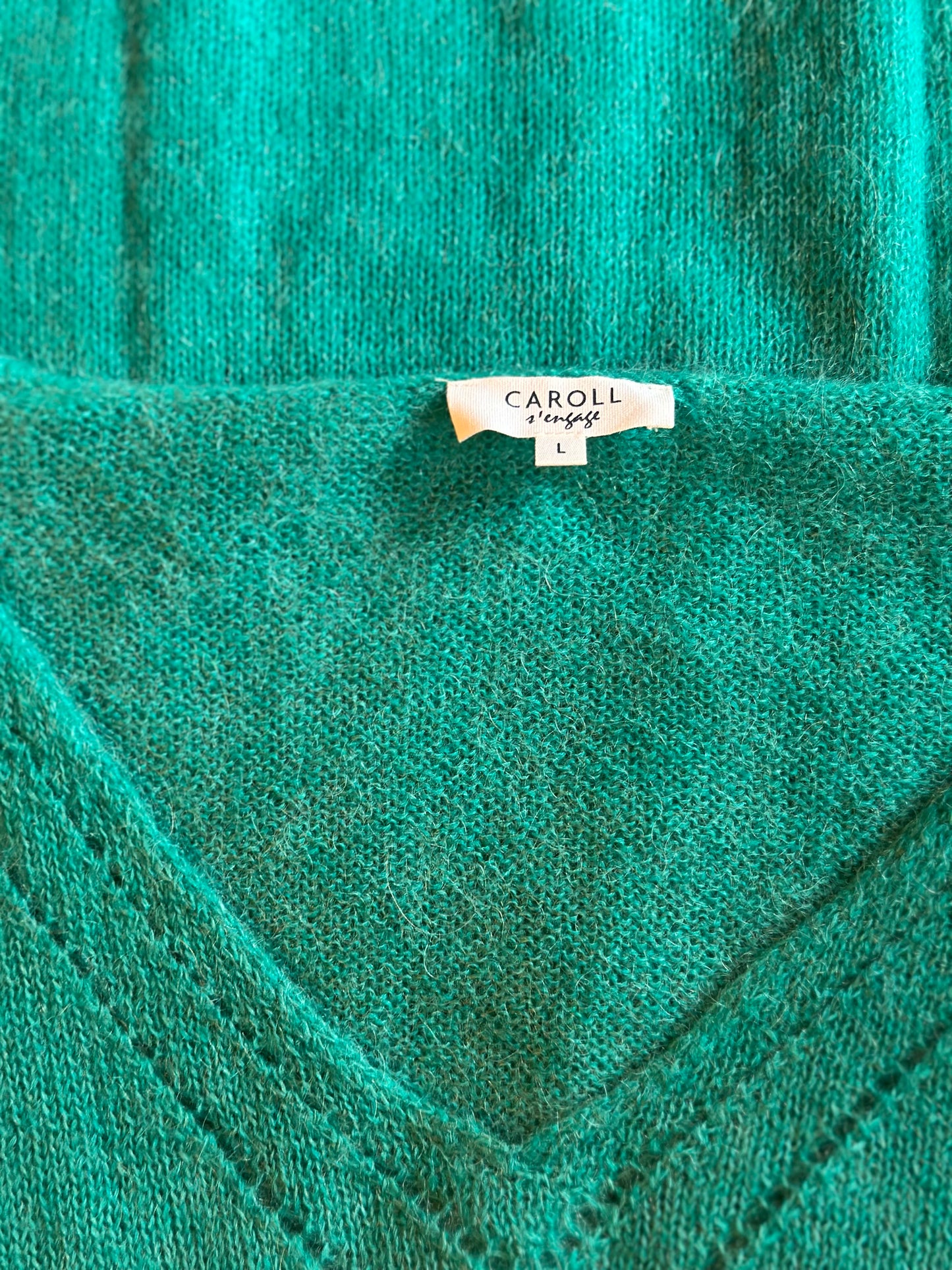 Pull col V uni mohair laine T.40