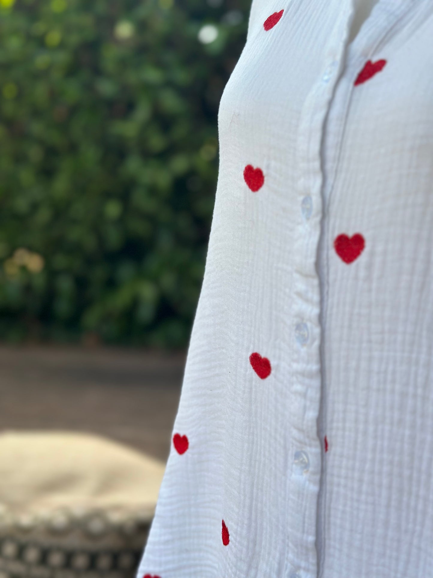 Chemise en gaze de coton brodée cœurs T.36/38