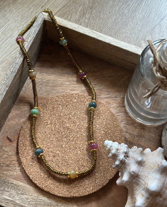 Collier doré boho en acier inoxydable et pierres naturelles