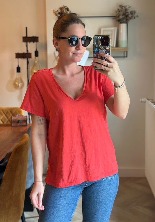 T-shirt rouge col V en coton T.40