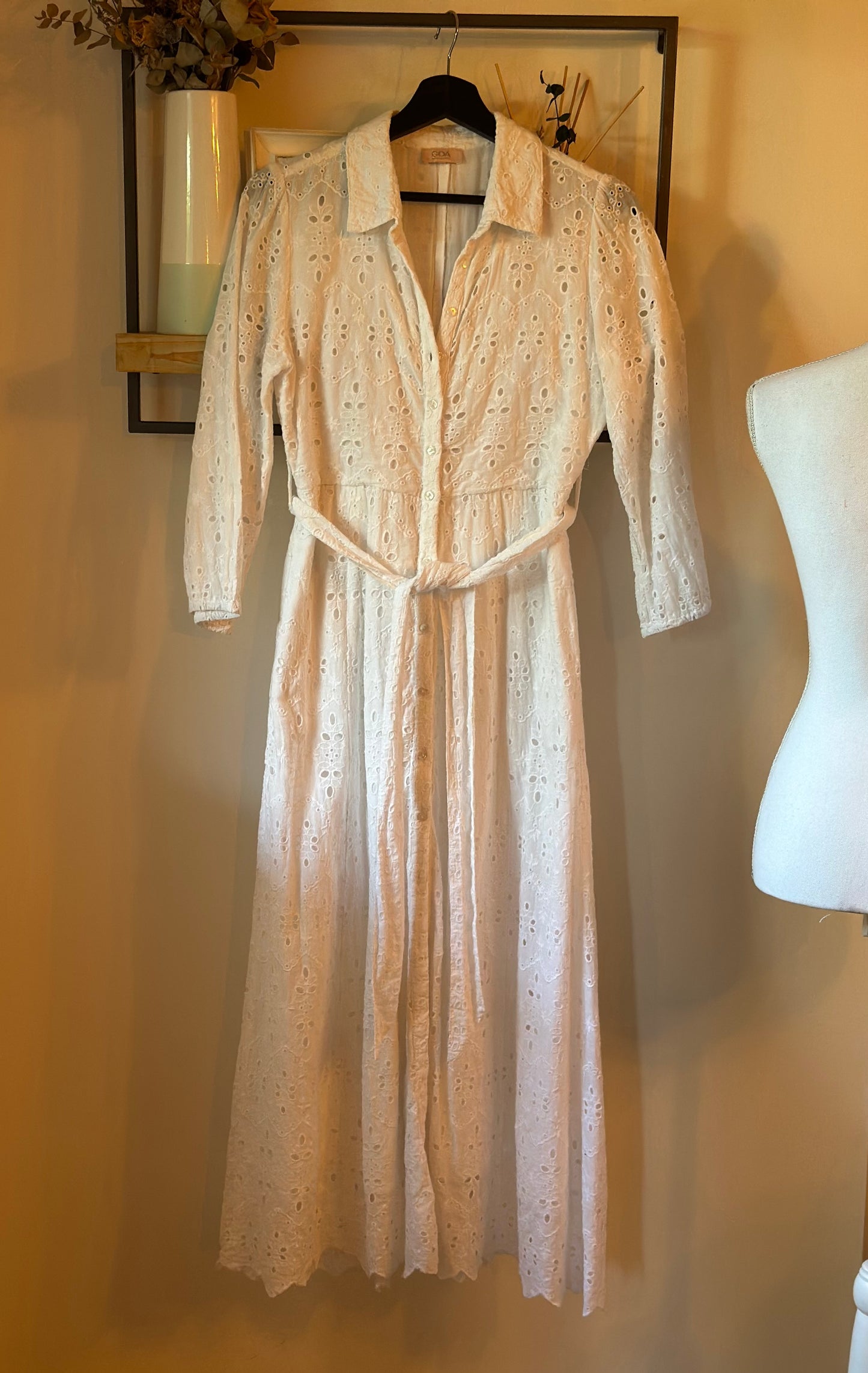 Robe longue blanche broderie anglaise T.36