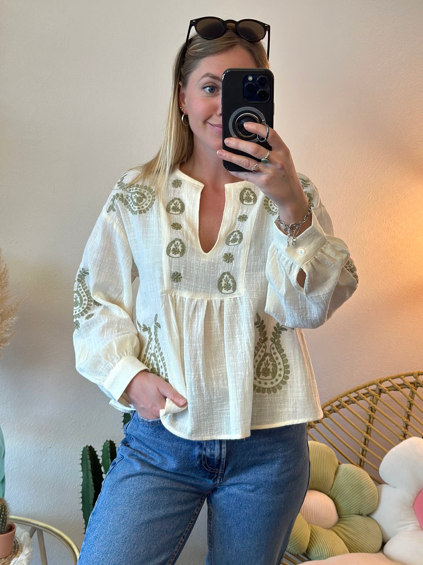 Blouse bohème blanche en gaze de coton, broderie florale verte, T.36