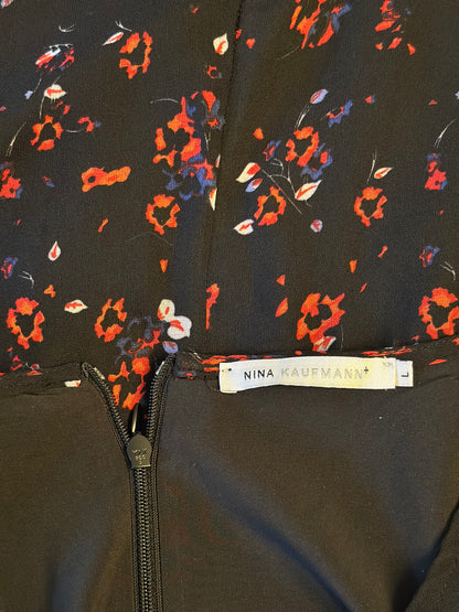 Robe longue noire à fleurs rouges T.40
