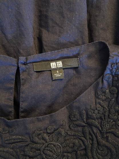 Blouse en coton brodé T.36