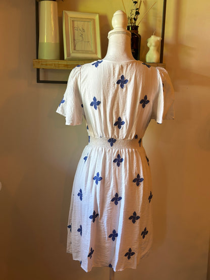 Robe blanche brodée bleue T.36/38