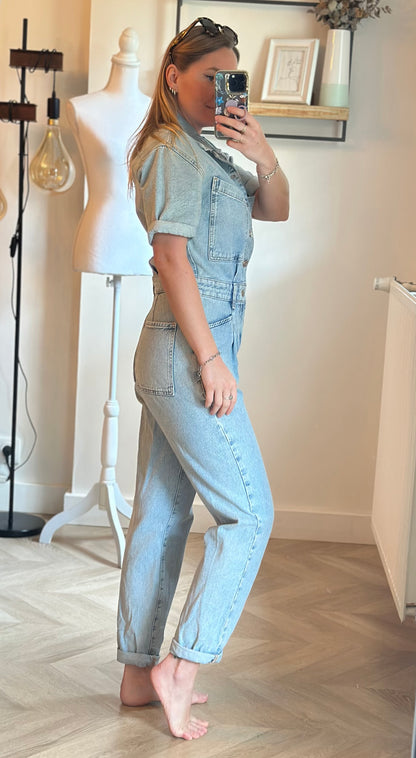 Combinaison en jean bleu neuve T.34