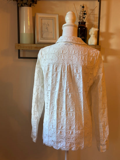 Chemise blanche broderie anglaise T.38