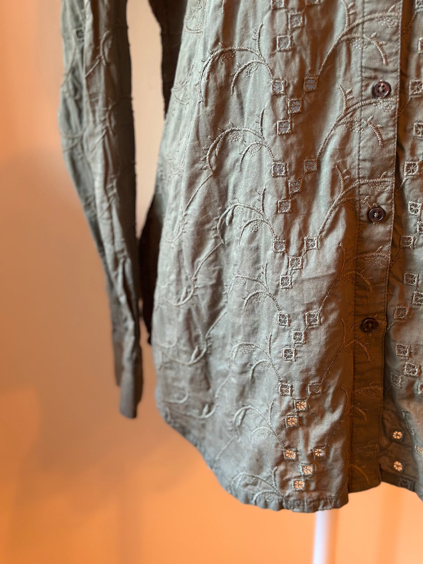 Chemise brodée kaki coton T.36 oversize