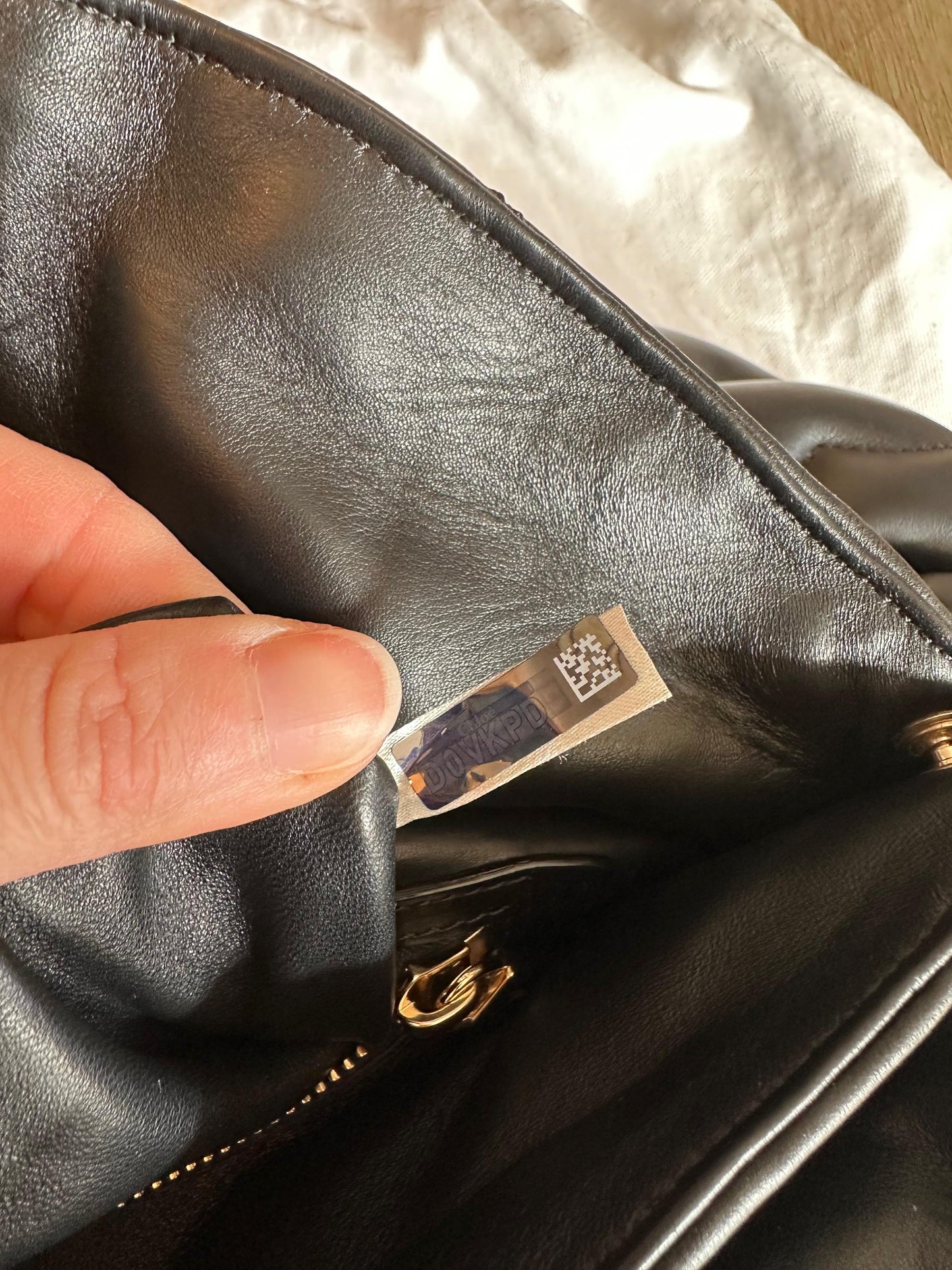 Sac Chloé Juana Medium cuir noir matelassé chaîne dorée neuf avec étiquette – modèle luxe