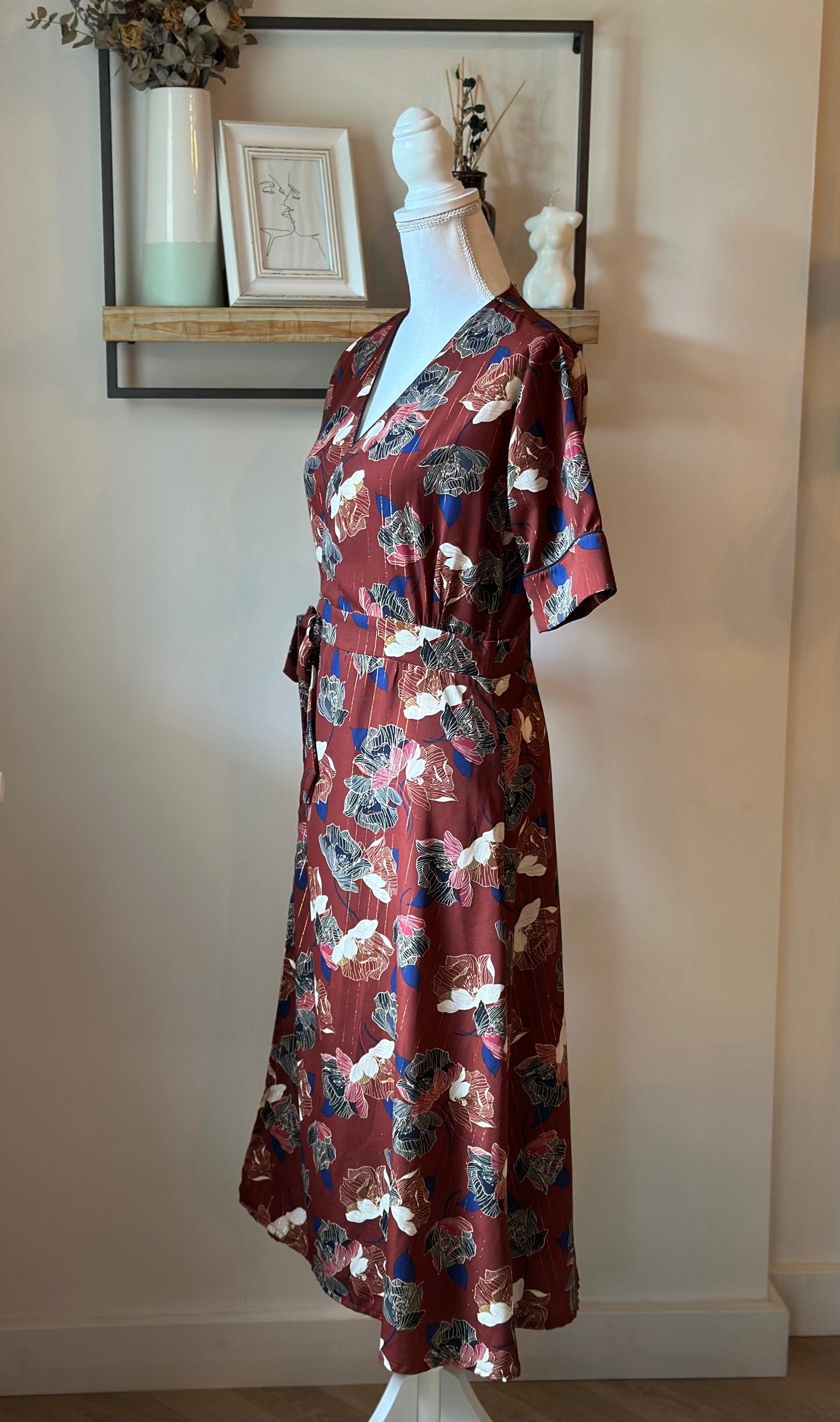 Robe portefeuille fleurie marron T.38