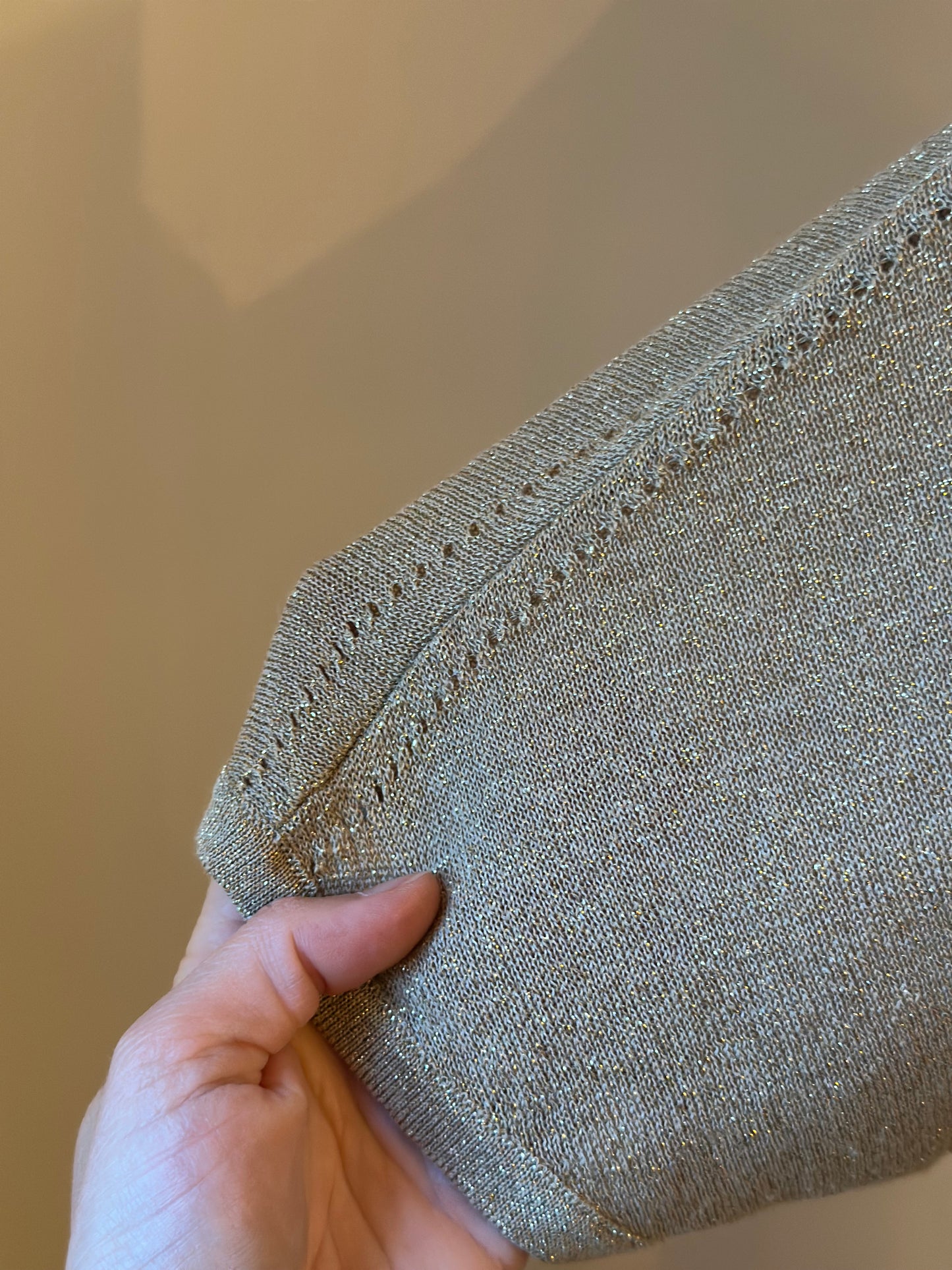 Top doré à maille fine T.36
