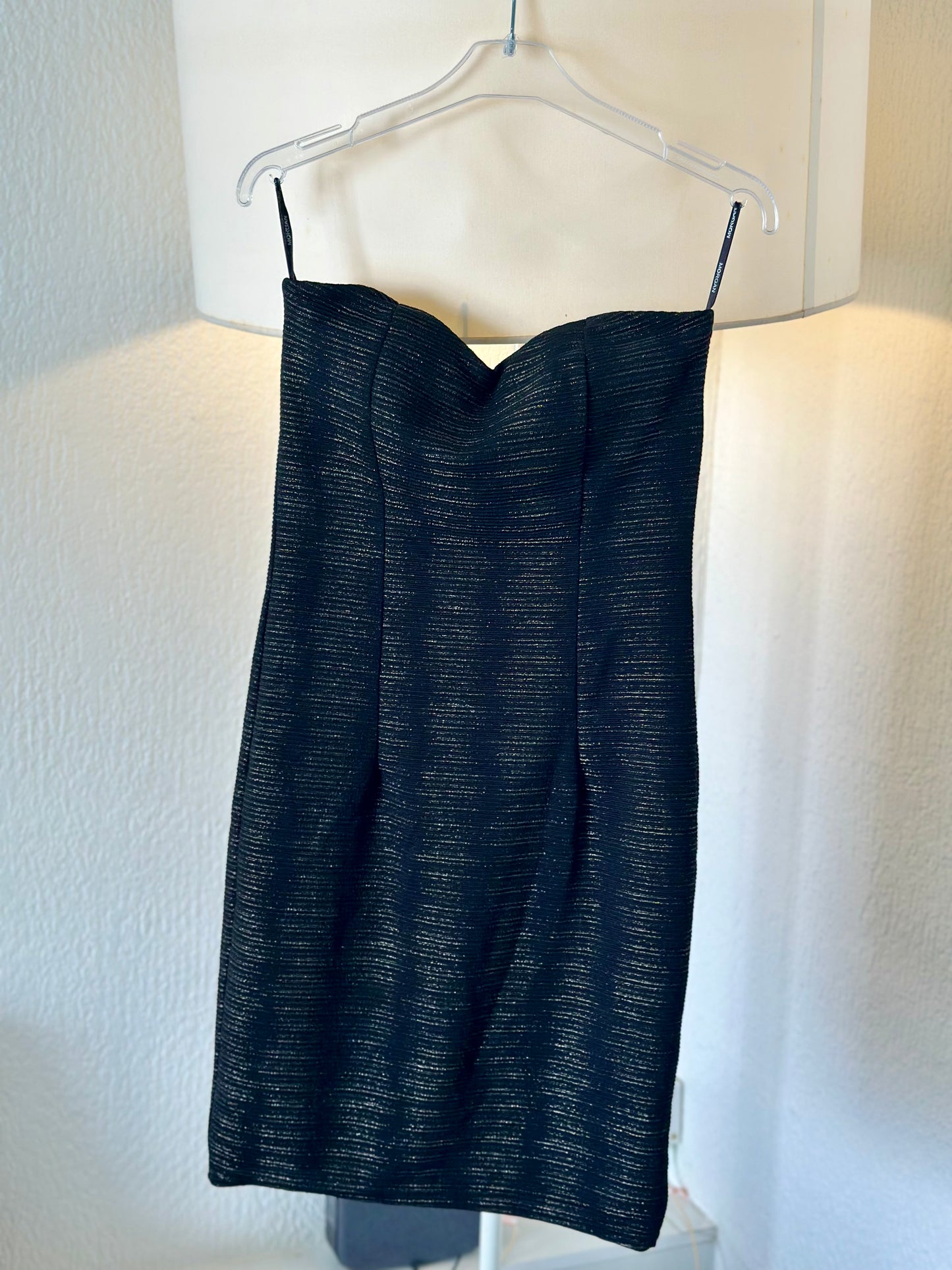 Belle robe bustier noire près du corps, légèrement pailletée T.34 neuve