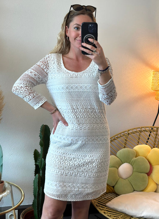 Magnifique robe blanche broderies en crochet, T.36