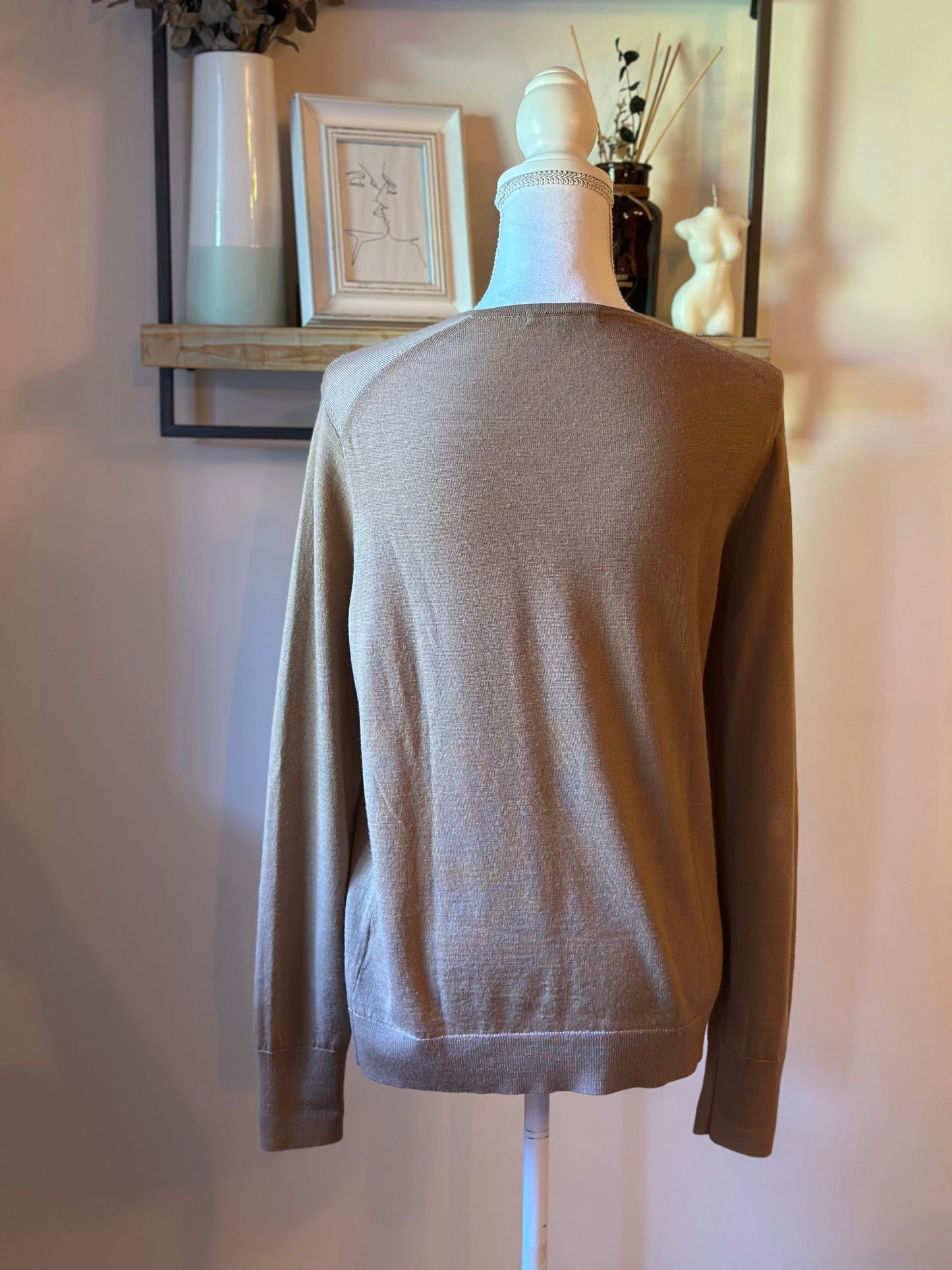 Pull col V Uniqlo 100 % laine mérinos T.38