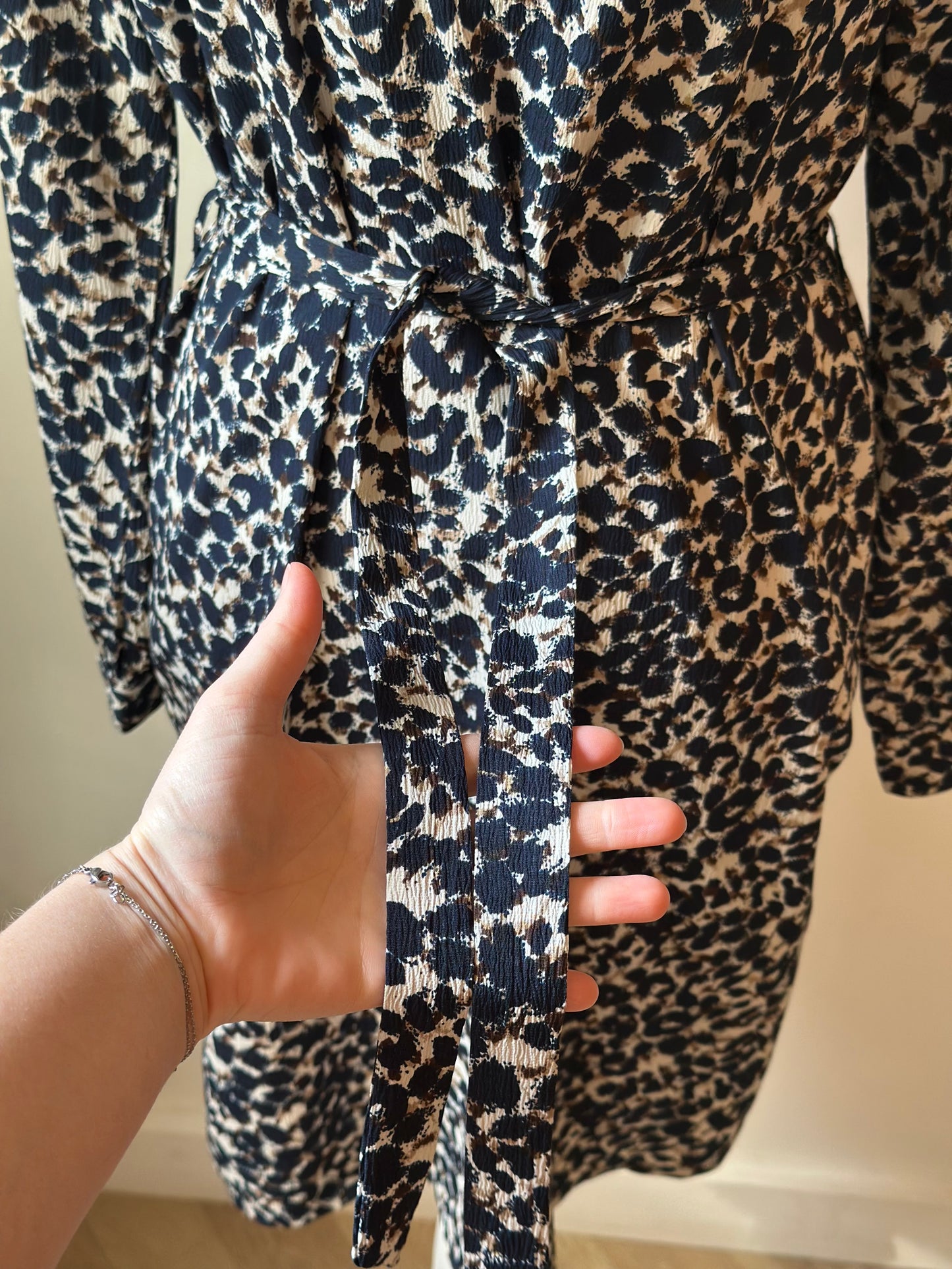 Robe léopard fluide ceinturée manches longues T.36