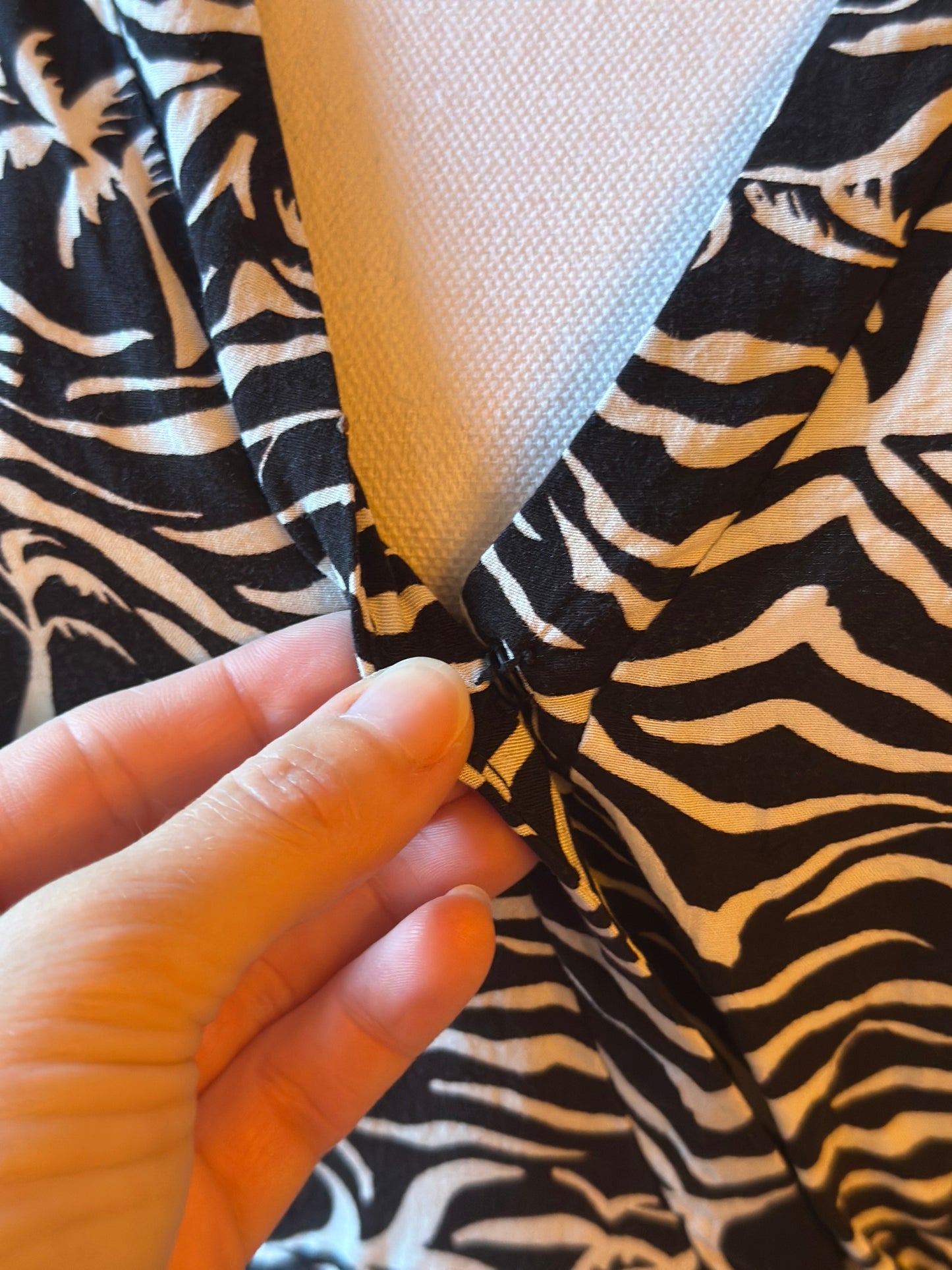 Robe imprimé zèbre palmiers noir et blanc T.36