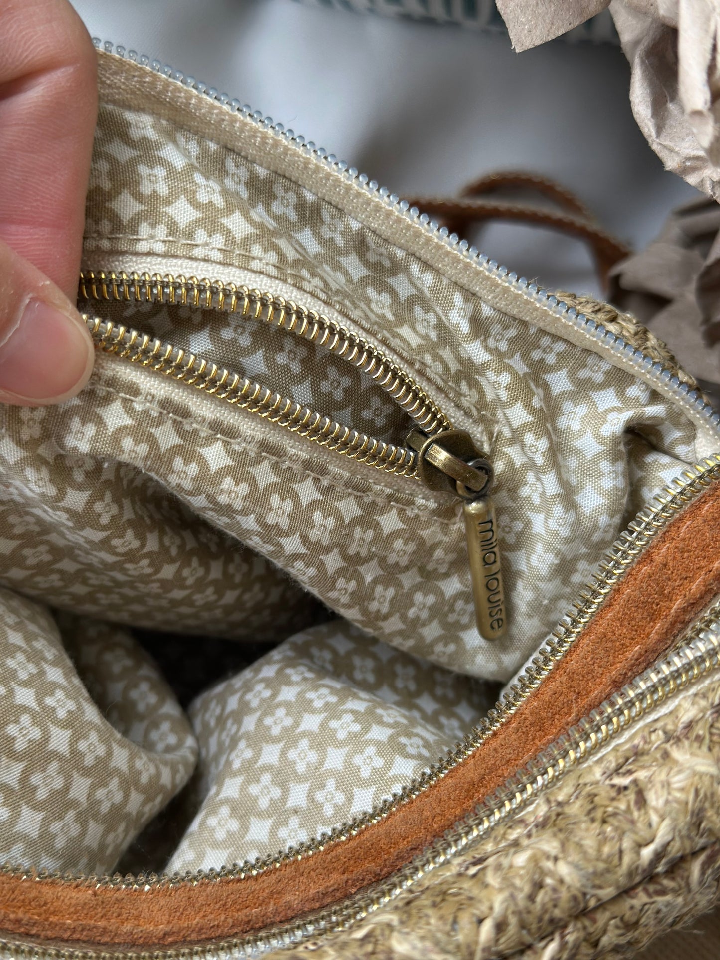 Sac en cuir beige modèle “Mama” avec double bandoulière