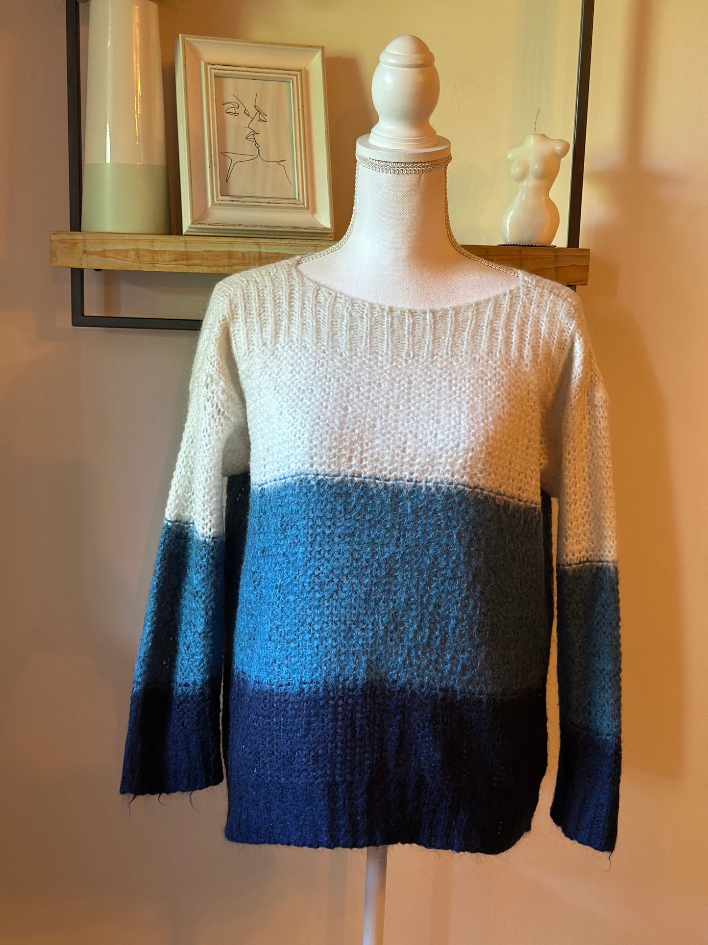 Pull dégradé bleu et écru en laine mélangée T.38