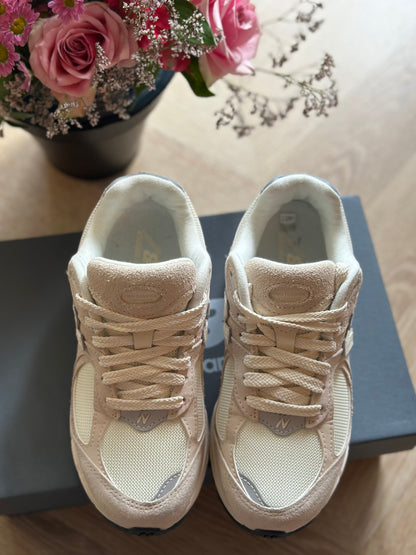 Basket New Balance 2002R beige P.36