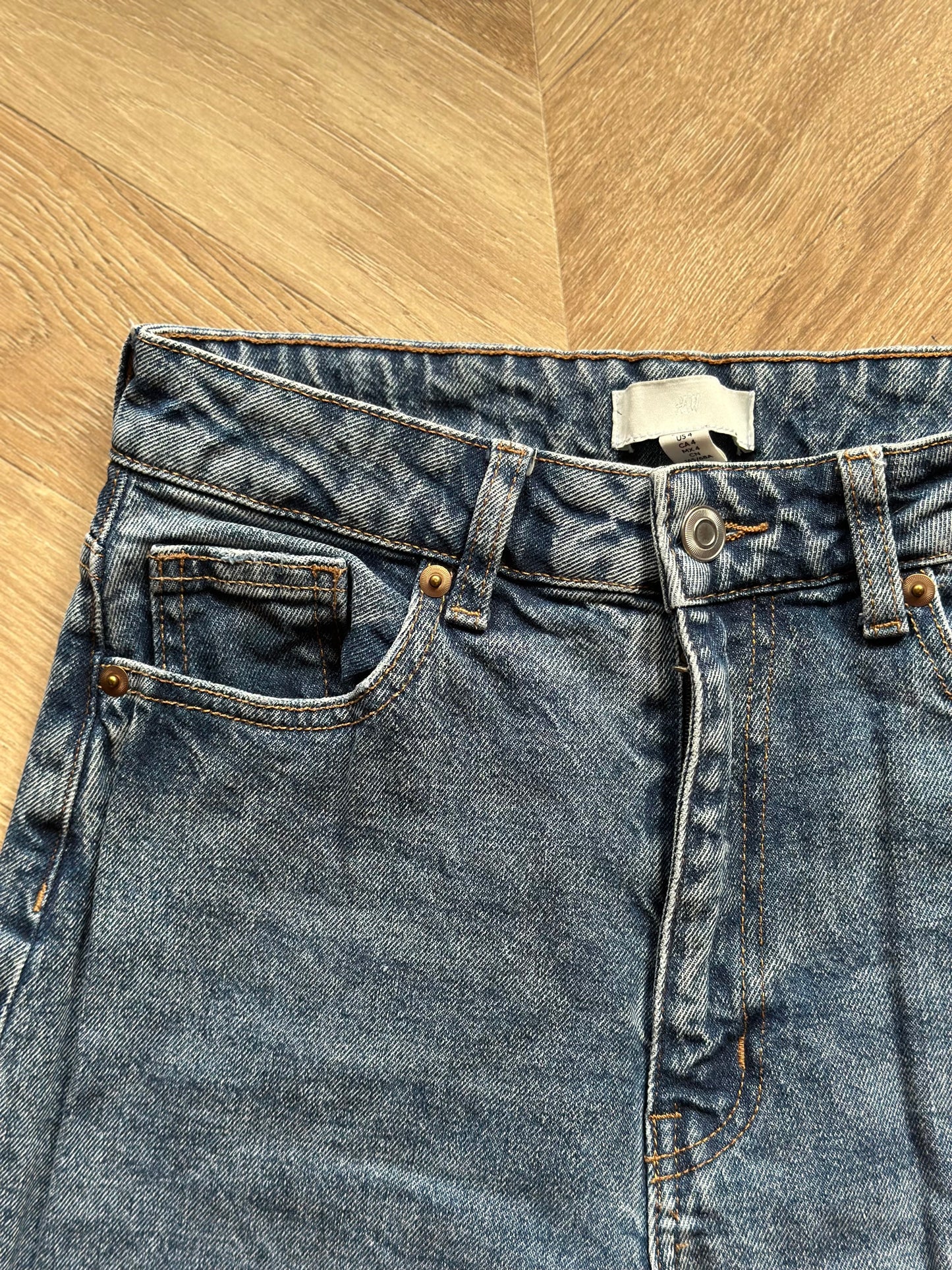 Jean mom droit en denim bleu délavé T.36