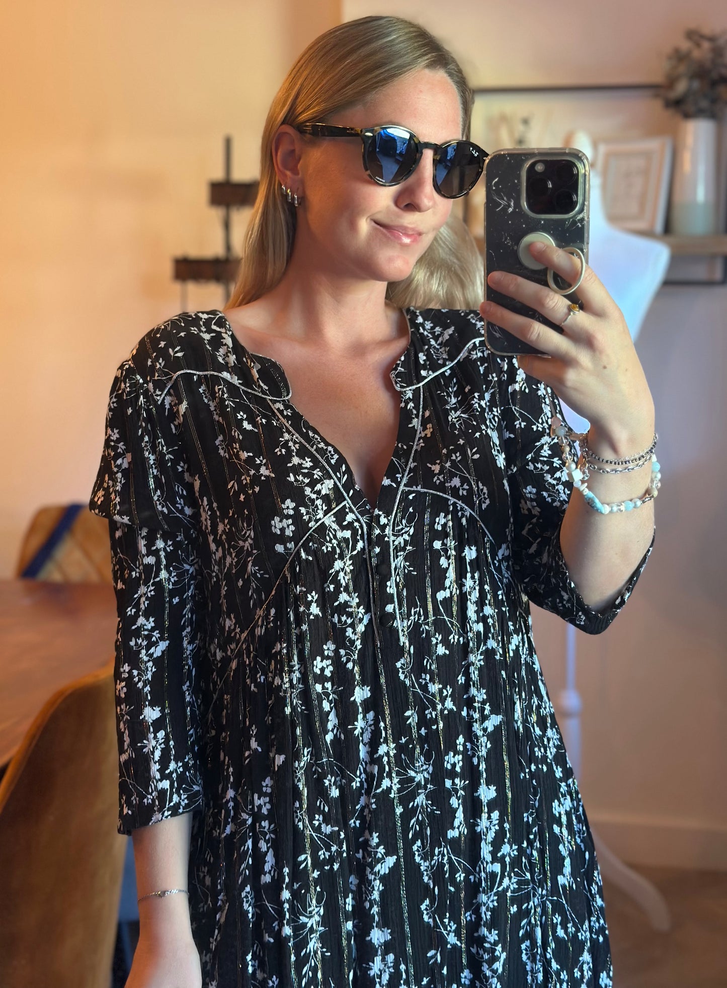 Robe Frezza coupe fluide fleurie noire et blanche T.38/2