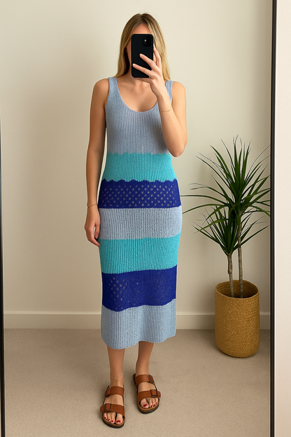 Robe longue maille bleue neuve T.U
