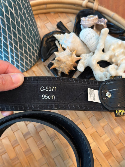 Ceinture noire effet python doré – 95 cm – Neuve