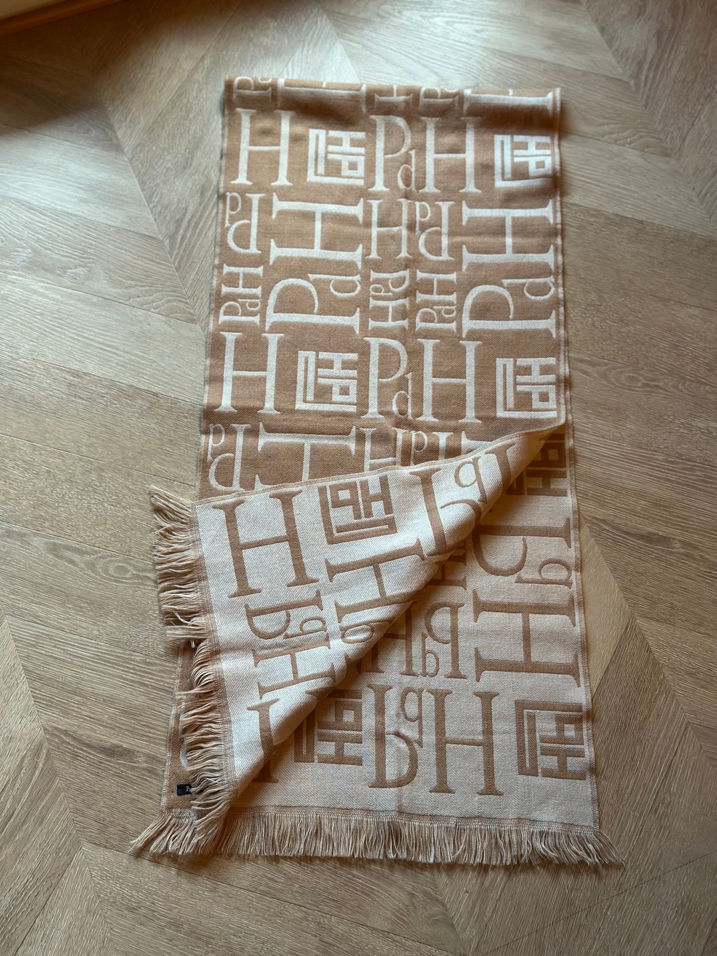 Écharpe Pedro del Hierro monogramme beige écru laine