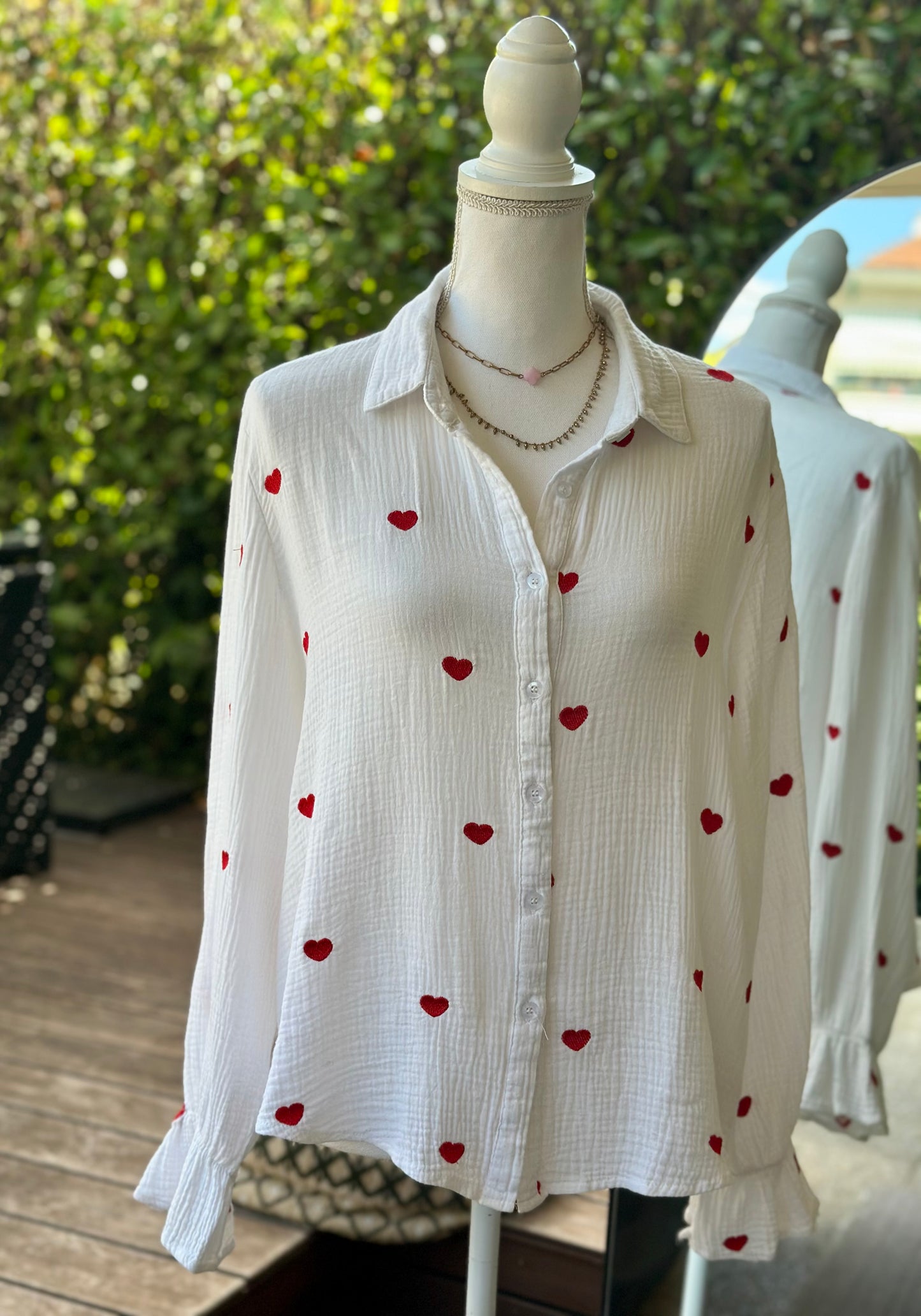 Chemise en gaze de coton brodée cœurs T.36/38