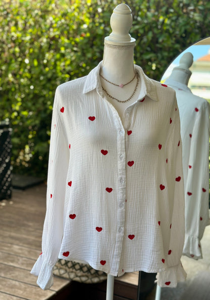 Chemise en gaze de coton brodée cœurs T.36/38
