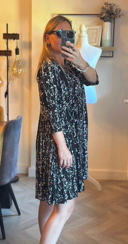 Robe Frezza coupe fluide fleurie noire et blanche T.38/2