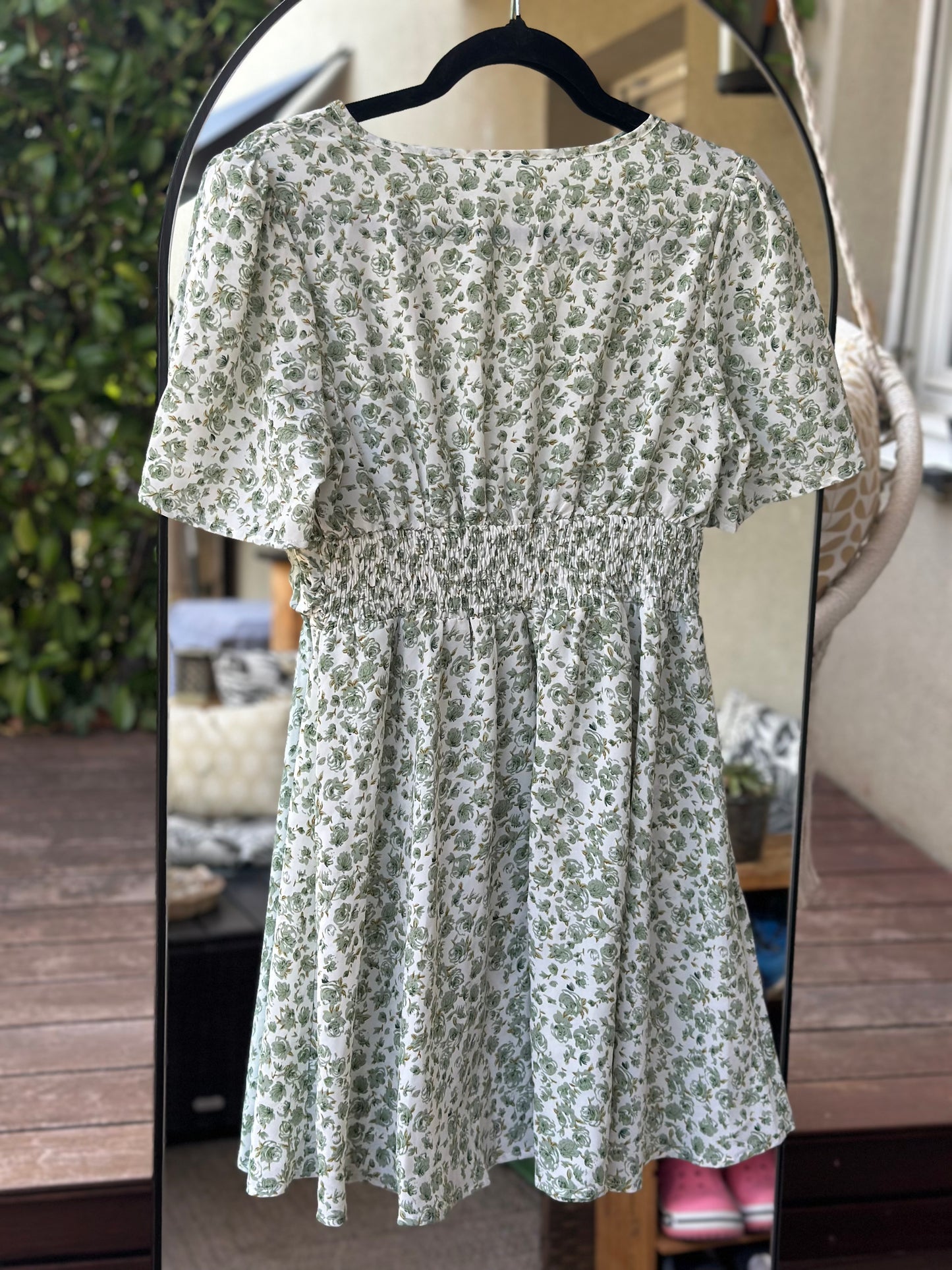 Robe fluide fleurie vert sauge T.36