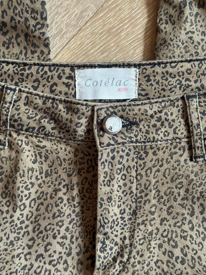 Pantalon slim imprimé léopard en coton T.36