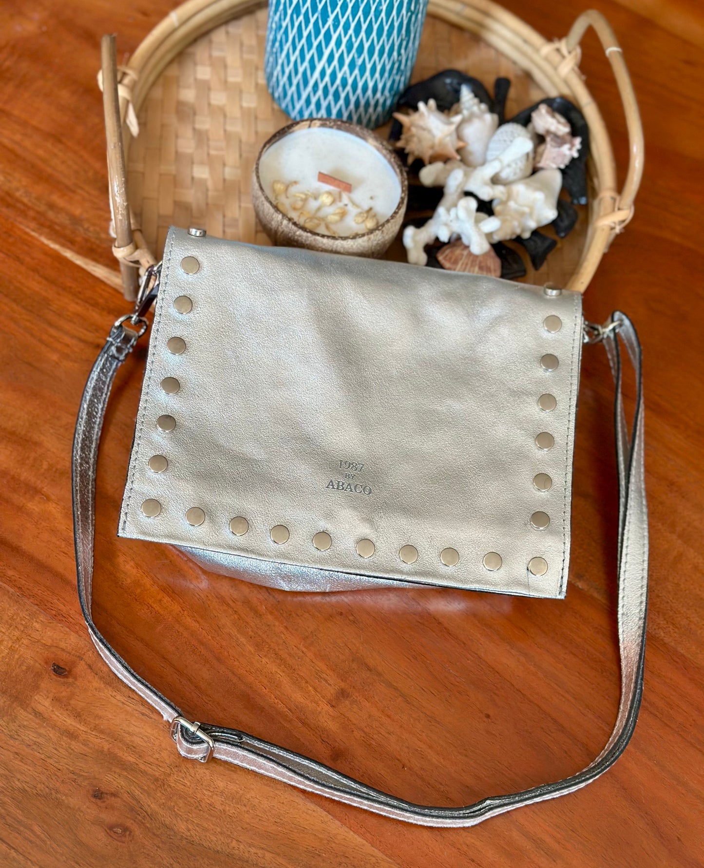 Sac bandoulière en cuir argenté