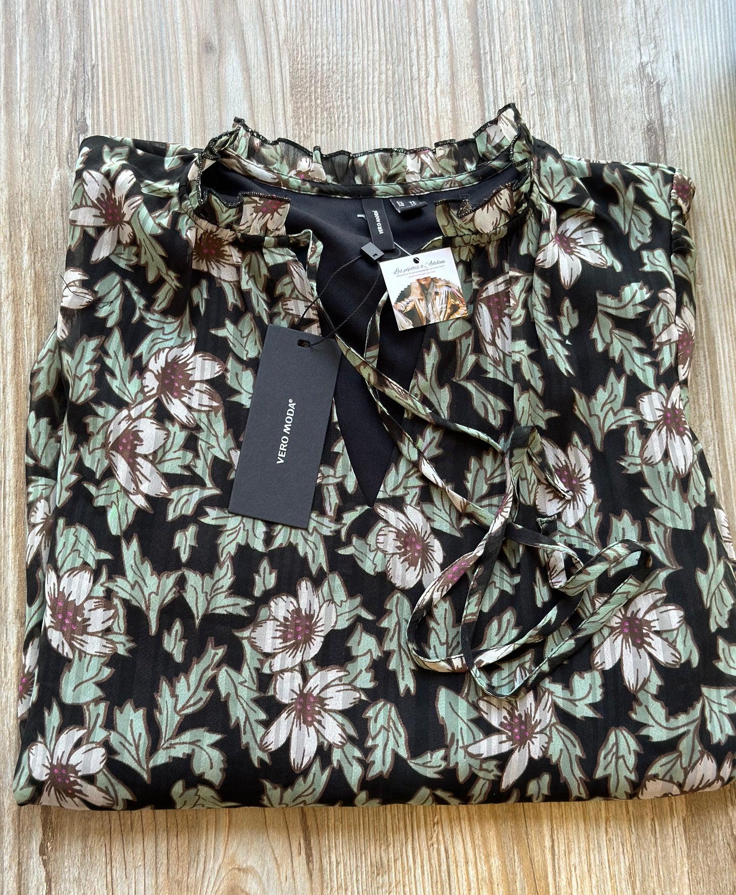 Blouse fluide à motifs fleuris verts, neuve, T.34