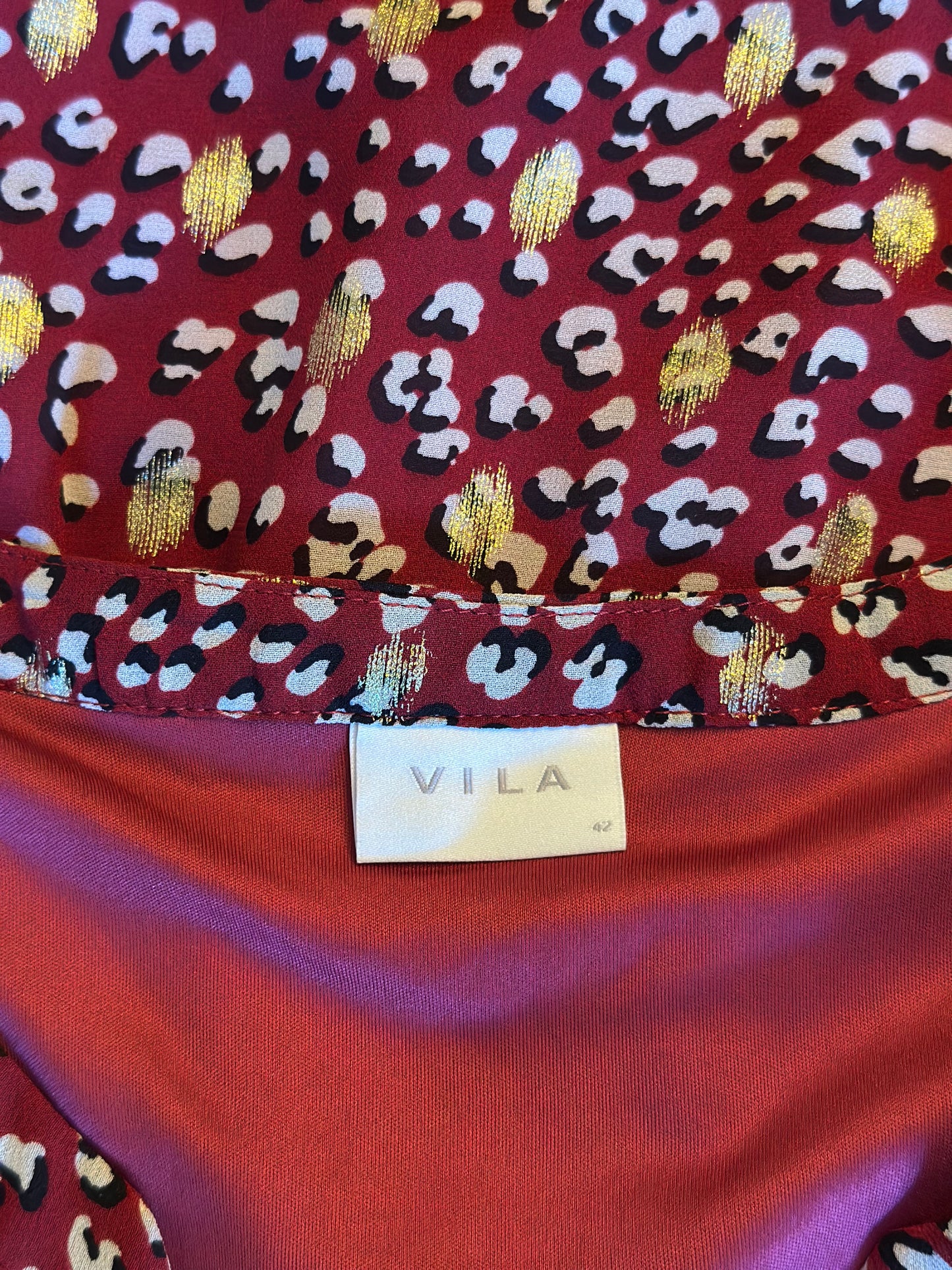 Robe fluide imprimé léopard bordeaux col V manches 3/4 T.42