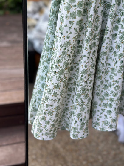 Robe fluide fleurie vert sauge T.36