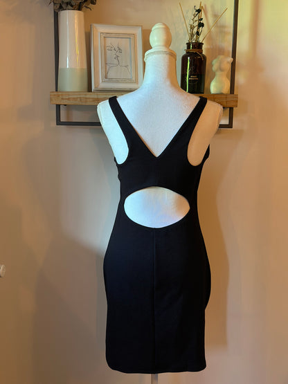 Robe courte noire dos ouvert texturée T.38