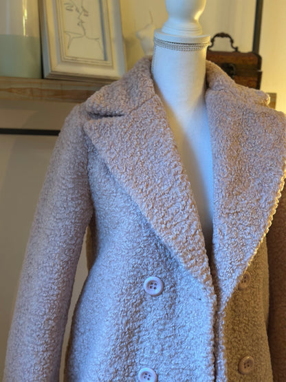 Manteau en bouclette rose clair doublé fabriqué en Italie T.36