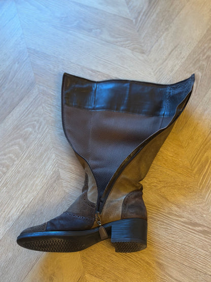Bottes en cuir suédé bicolores P.38