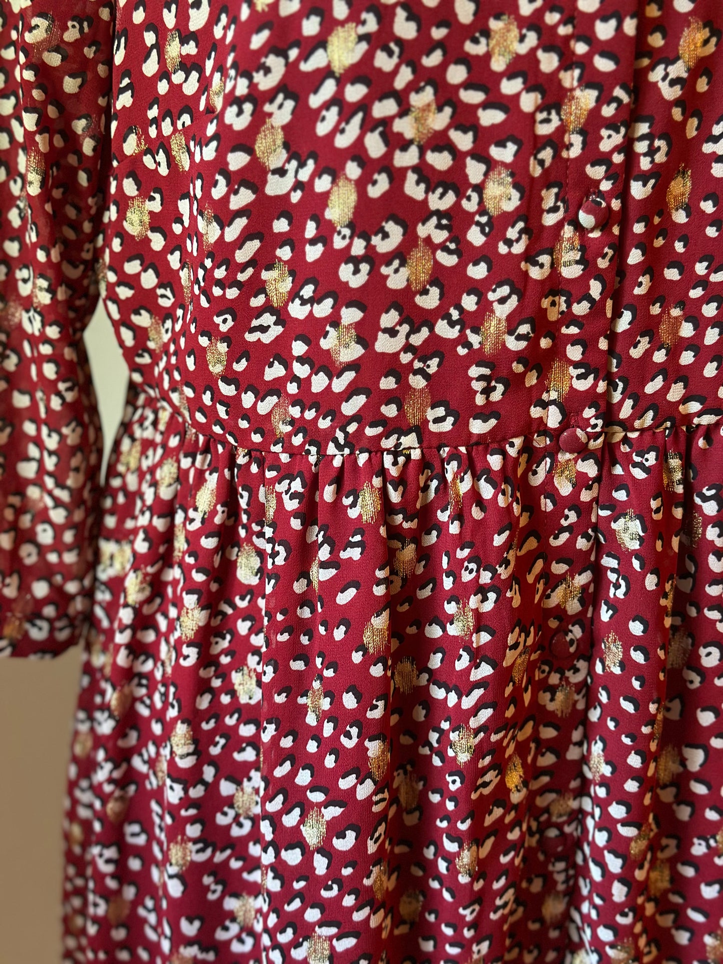 Robe fluide imprimé léopard bordeaux col V manches 3/4 T.42
